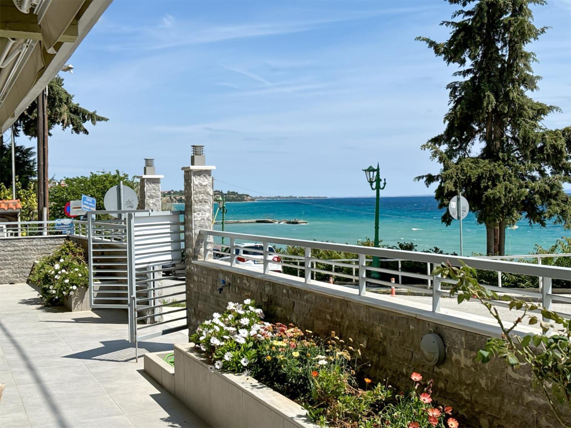 Blue Horizon 6 Apartment Nea Kallikrateia Luaran gambar